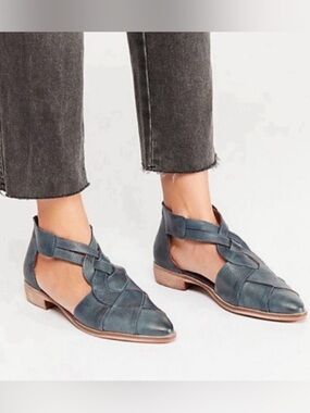 Free People Leather Wanderlust Flat Pointed Toe Shoes Gray / Slate 39